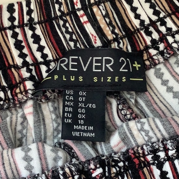 Patterned Soft Shorts - Picture 3 of 4